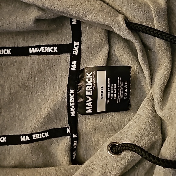 Maverick by Logan Paul, size small croped hoodie, - Picture 2 of 6